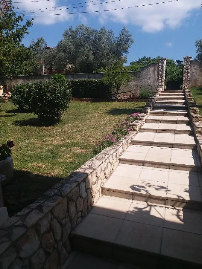 דירה פולה Apartman Sara