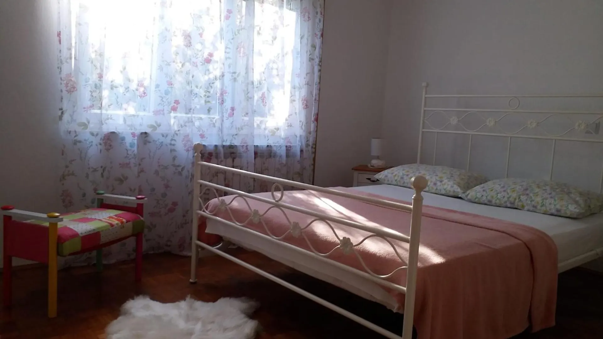 דירה פולה Apartman Sara